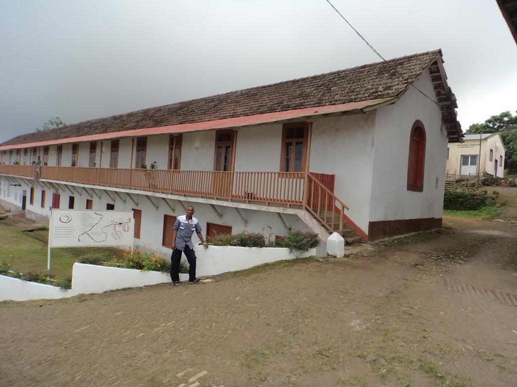 Jardim Botanico Me-Zochi Hotel Sao Tome Bagian luar foto
